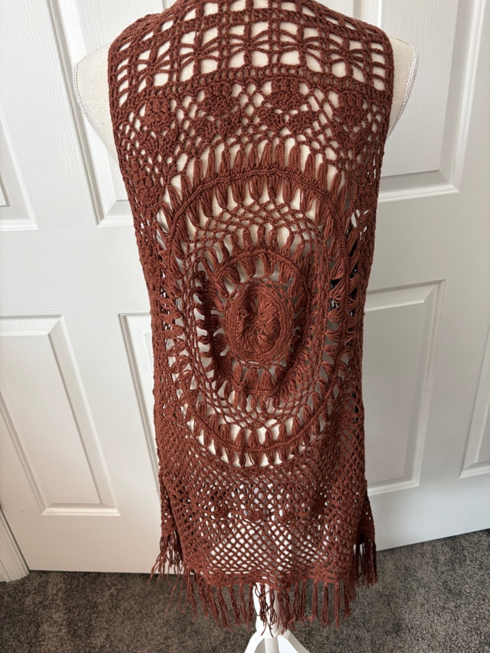 NWOT Beautiful Wrangler Brand Crochet Fringe Open Front Vest in Rich Brown M - Picture 7 of 17